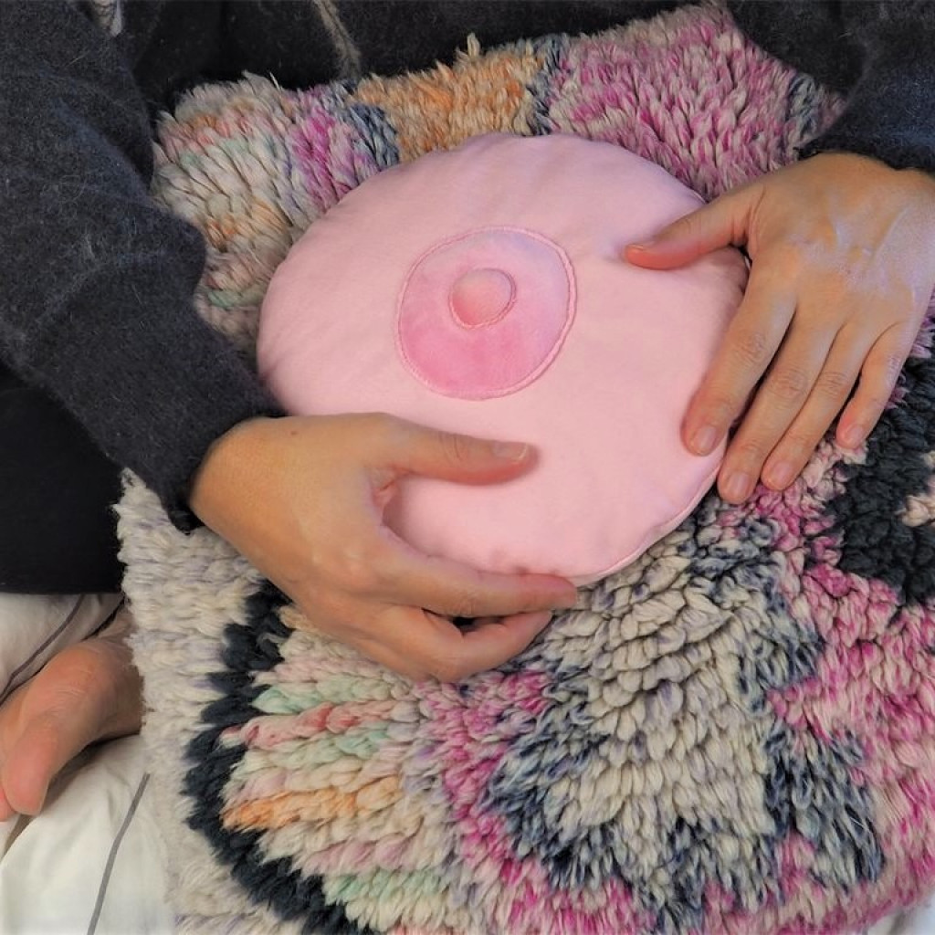 Bitten Design Huggable Boob Pink Decovry