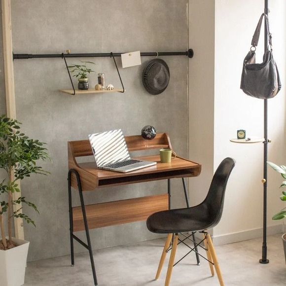 DRAW A LINE | One pole for everything, from shelving to hanging