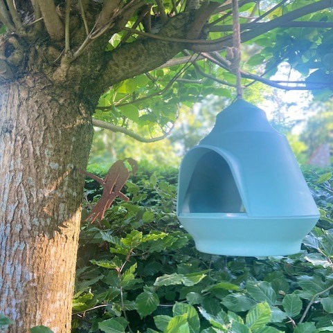 Bird Feeders | Brighten up your garden: beautiful bird houses